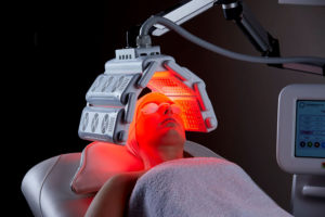 How Red Light Therapy Can Help Regenerate Skin - MediLUX Treatment Red Light 01